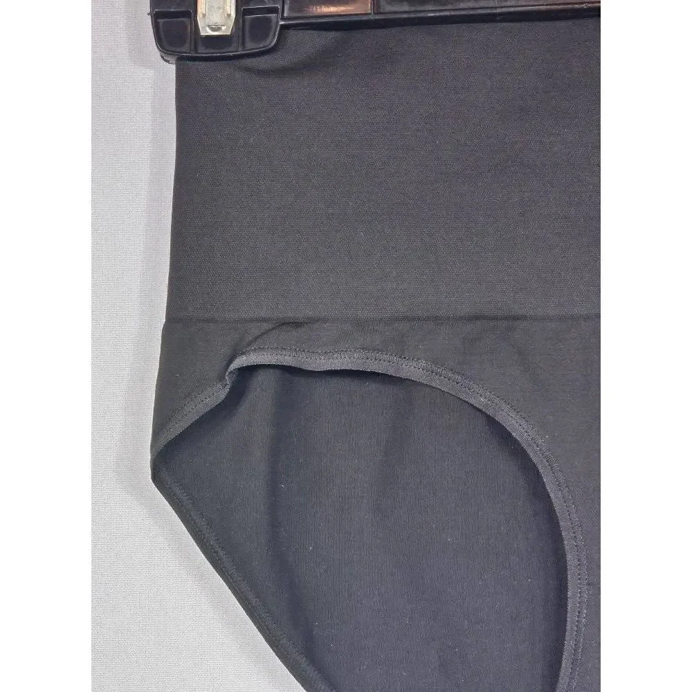 Skims Core control panty Nwt‎